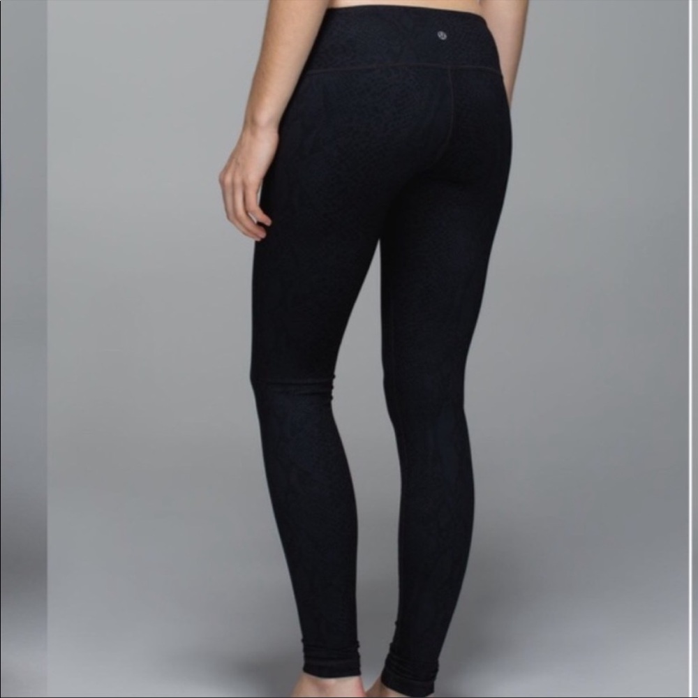 Snakeskin BLACK Lululemon